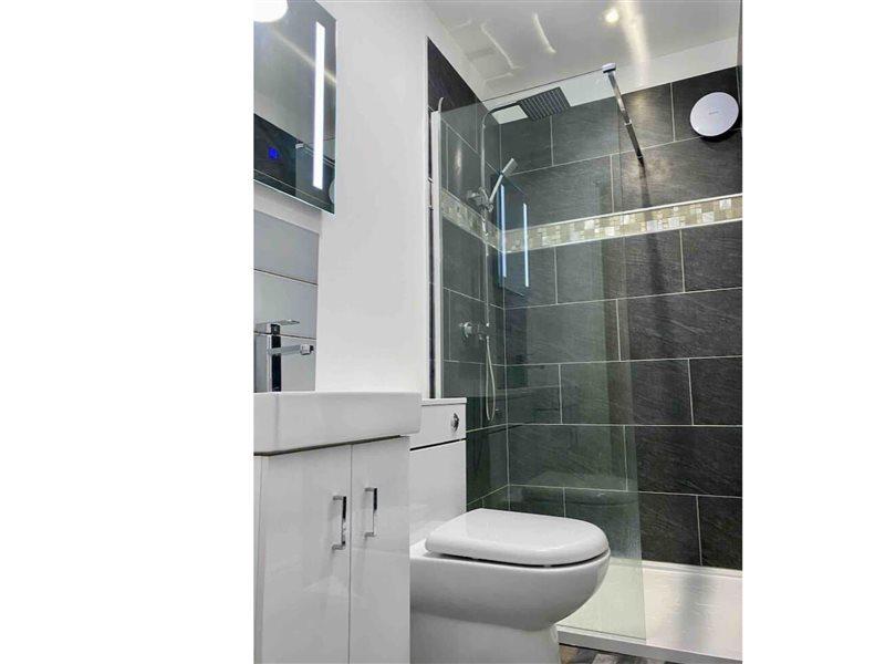 Oyo Hillcrest Studio Apartments Клийторпс Екстериор снимка